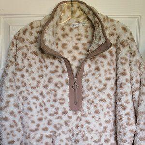 NWOT - XXL Women's Cozy kangaroo pocket Sweater